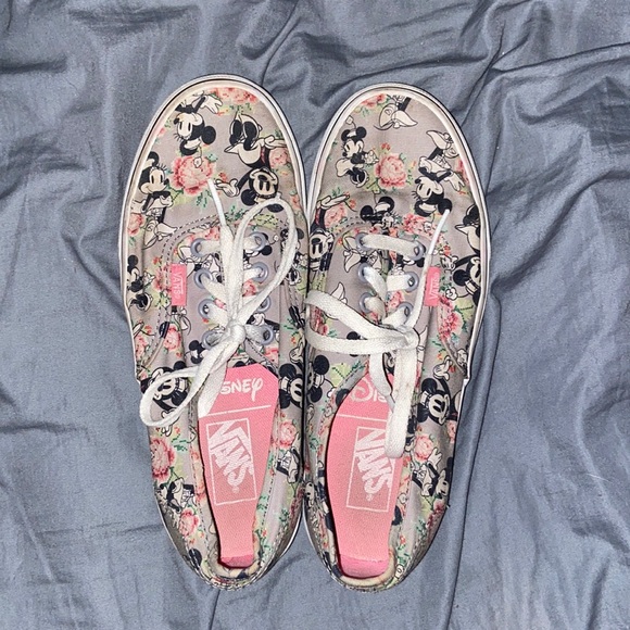 Vans Shoes - Minnie Mouse Vans